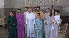 البابا فرانسيس مع أفراد من العائلة الملكية في المغرب