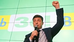 Зеленский и Порошенко лидируют в первом туре выборов - экзит-полы