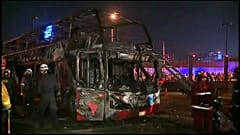 Al menos 20 muertos al incendiarse un autobús en Lima