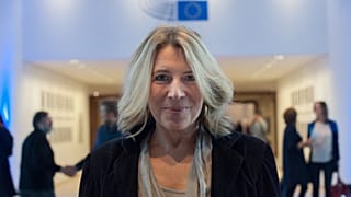 Visszavonul a politikától Morvai Krisztina