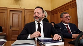 Κατεβάζει τον πήχη της ανάπτυξης η Τράπεζα της Ελλάδος