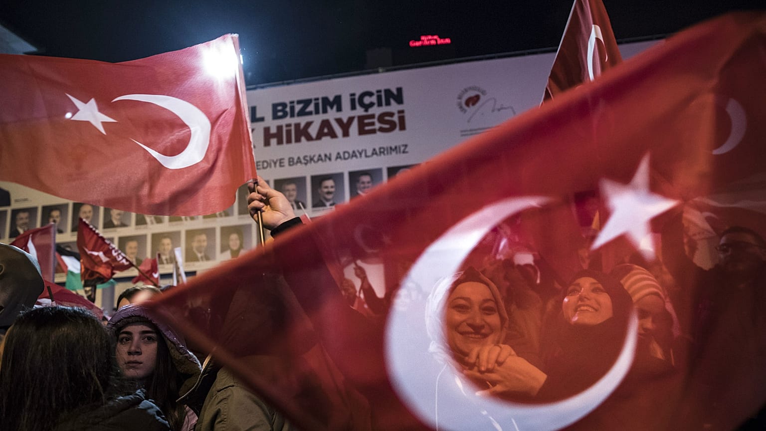 AK Parti ve CHP İstanbul'da kaç belediye kazandı
