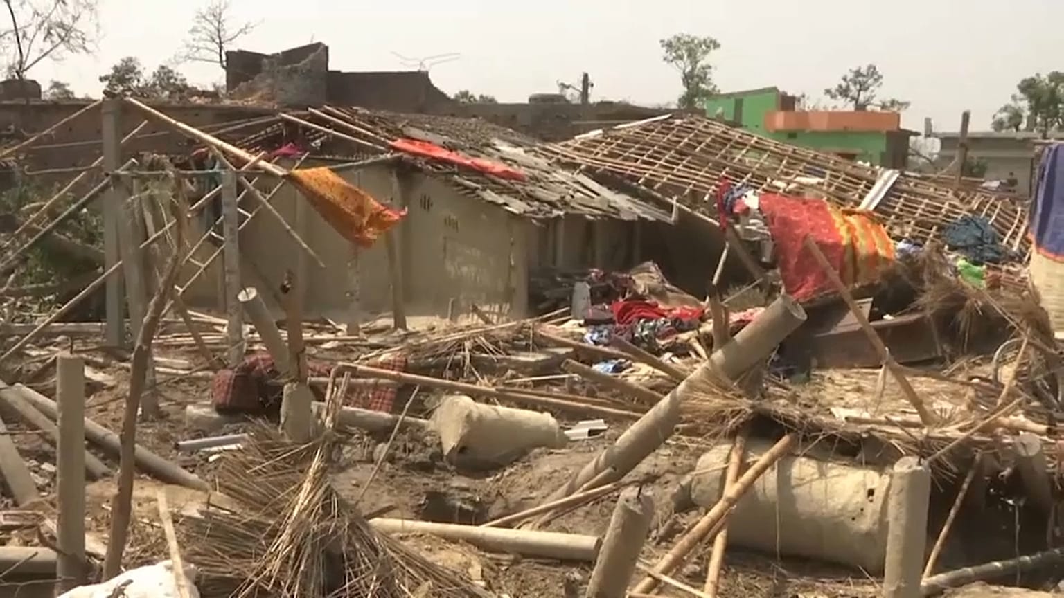 Tempestade mortal no Nepal