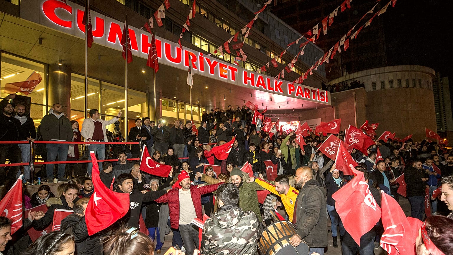 Yerel seçimler: Küçülen ekonomi büyükşehirlerde seçmen tercihini etkiledi, piyasalar sonuçtan memnun