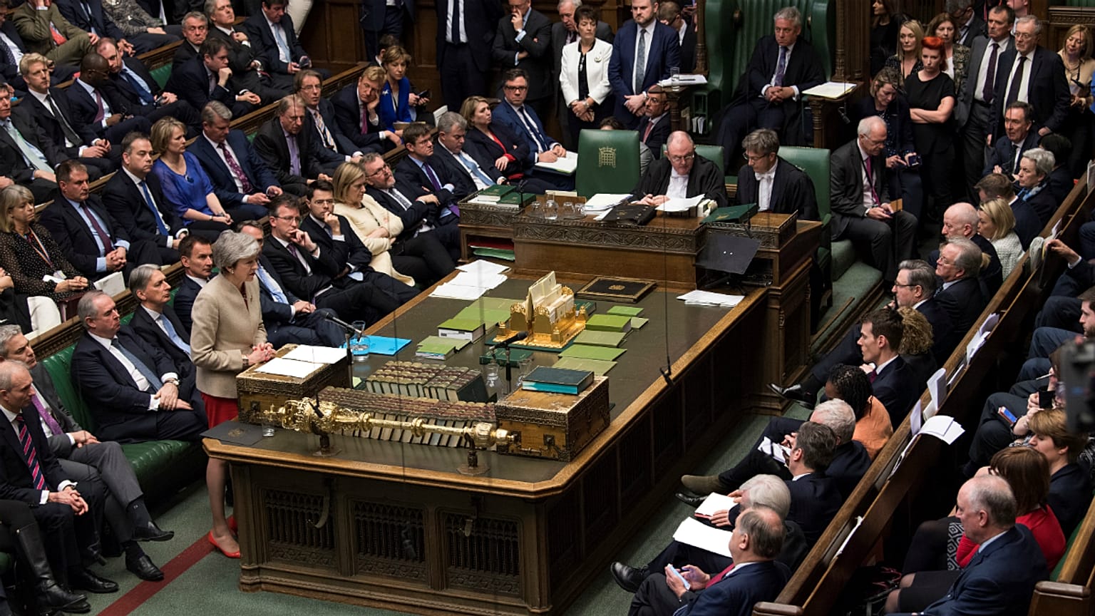 Британский парламент снова против