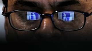 لماذا تظهر منشورات دون غيرها على صفحة الأخبار على فيسبوك؟