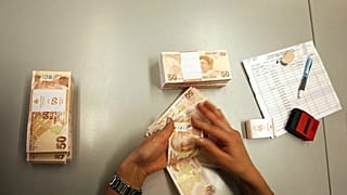 En çok borcu olan belediyeler hangi partiden? 