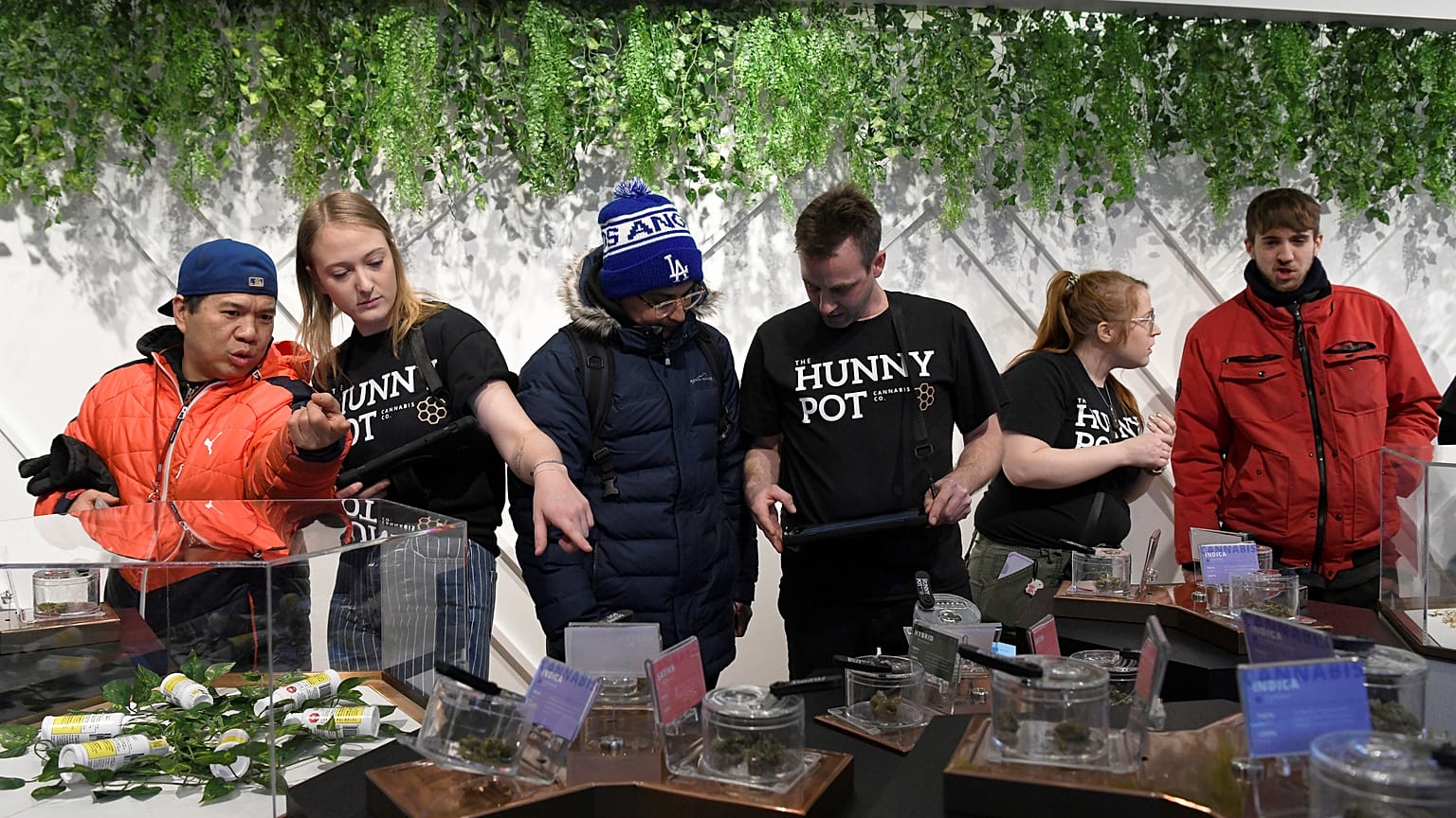 La vente libre de cannabis récréatif débute en Ontario, déjà la folie !