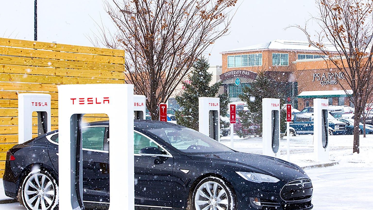 Norveç, trafikteki araçların yarısından fazlasının elektrikli olduğu ilk ülke oldu