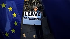 ΕΕ: Πιθανότερο από ποτέ το άτακτο Brexit