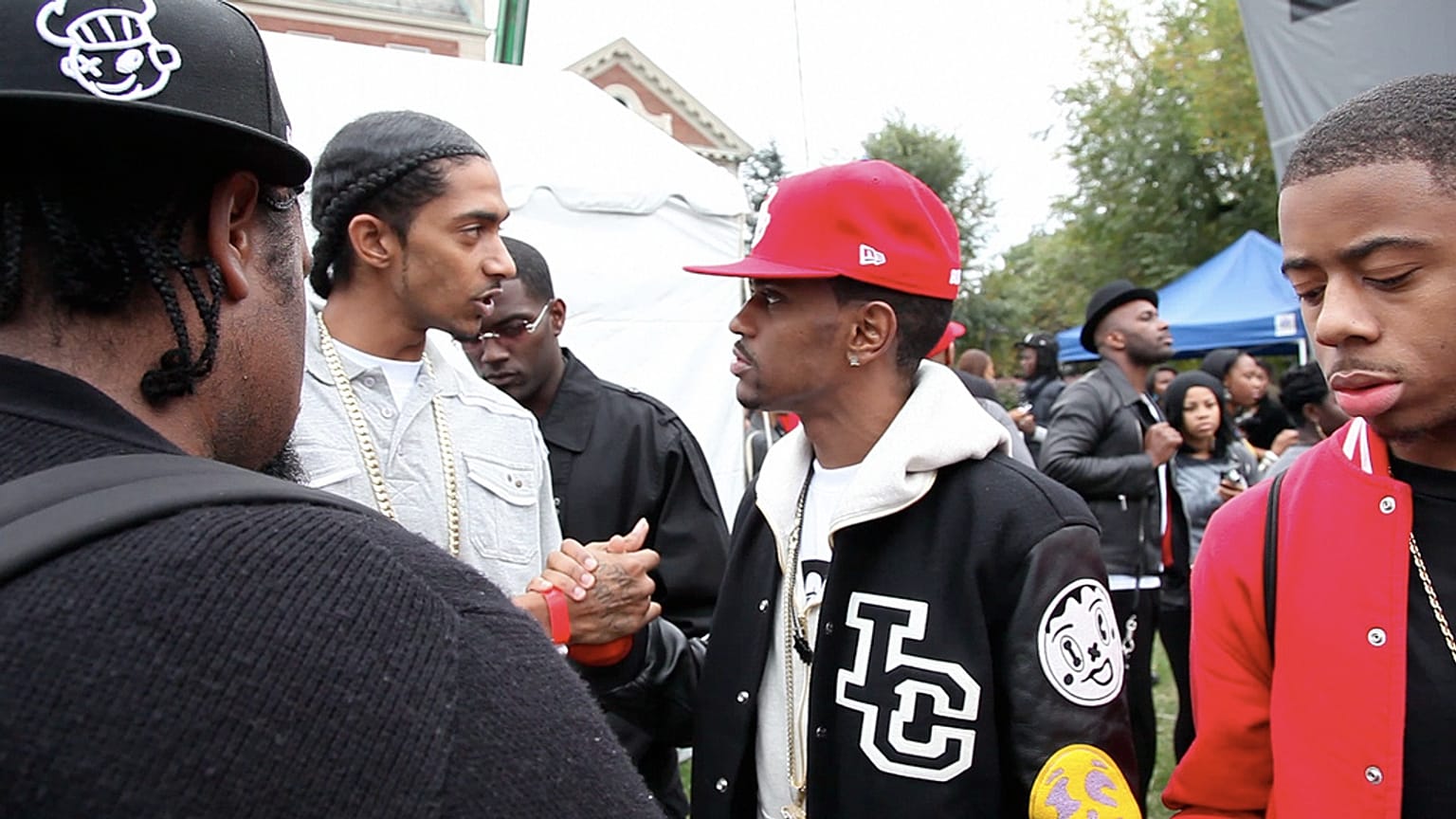 Grammy'ye aday gösterilen ABD'li rapçi Nipsey Hussle silahlı saldırı sonucu öldürüldü