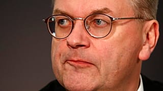 Гриндель подал в отставку из-за подарка Суркиса