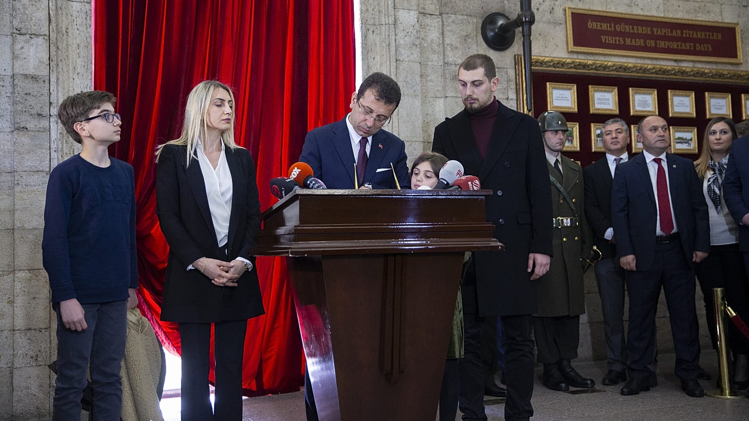 Milli Savunma Bakanlığı'ndan İmamoğlu'nun Anıtkabir ziyaretine ilişkin açıklama