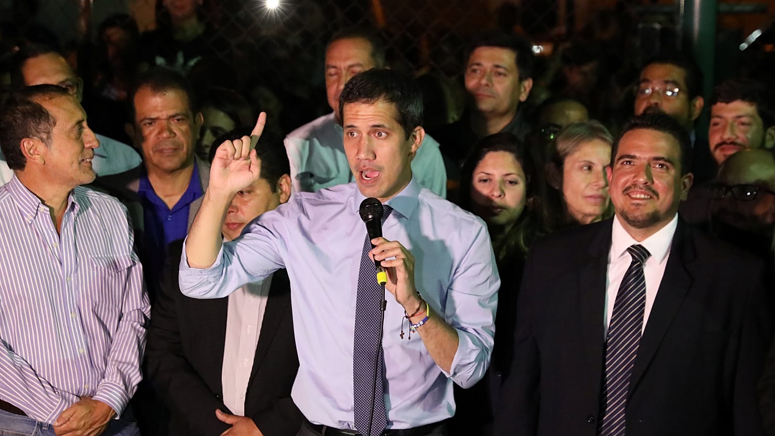 Juan Guaidó verliert Immunität - Tausende fliehen nach Kolumbien