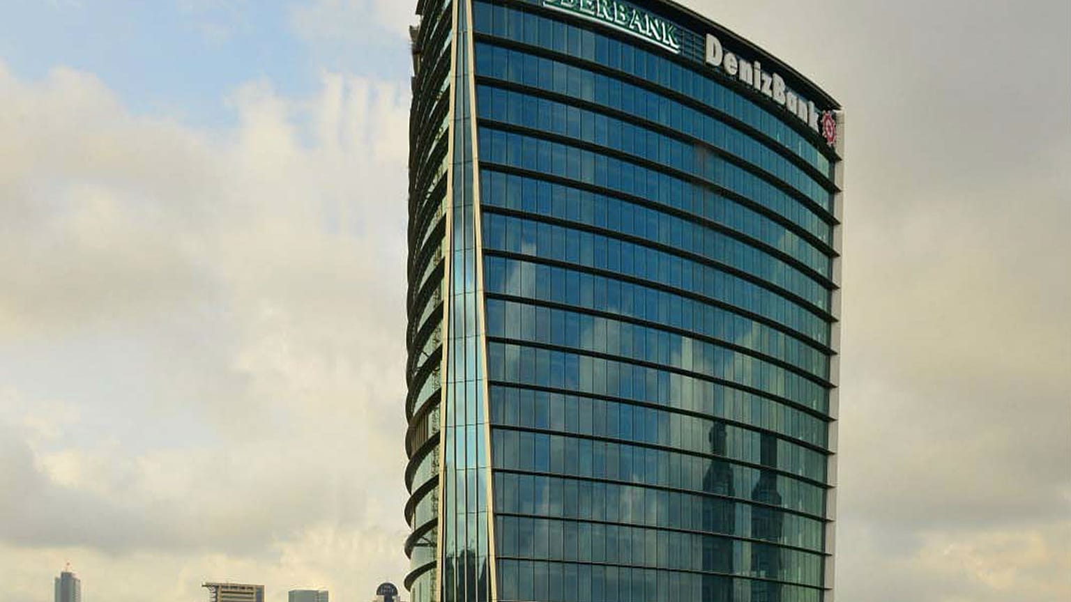 Denizbank Emirates NBD'ye satıldı; Körfez sermayesi başka hangi Türk bankalarına yatırım yaptı?
