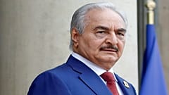 القائد العسكري الليبي خليفة حفتر