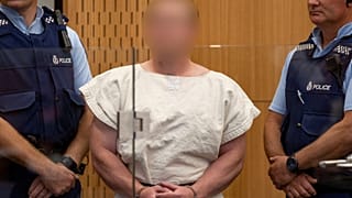 Yeni Zelanda: Cami saldırganına 50 kişiyi öldürmek, 39 kişiyi de öldürmeye teşebbüs suçlaması