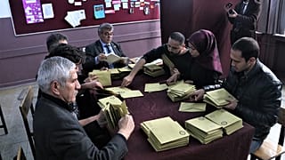 Geçersiz oy polemiği: Oy pusulaları ne zaman geçersiz? Ne kadar oy yeniden sayılacak?