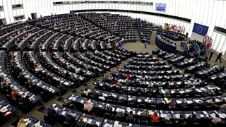 EP-előrejelzés: gyengültek a konzervatívok és a szociáldemokraták