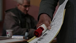 Belediye başkanlığına aday oldu, kendine bile oy vermedi, sıfır çekti