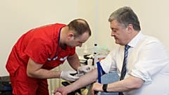 Ποροσένκο - Ζελίνσκι έκαναν τεστ για αλκοόλ και ναρκωτικά