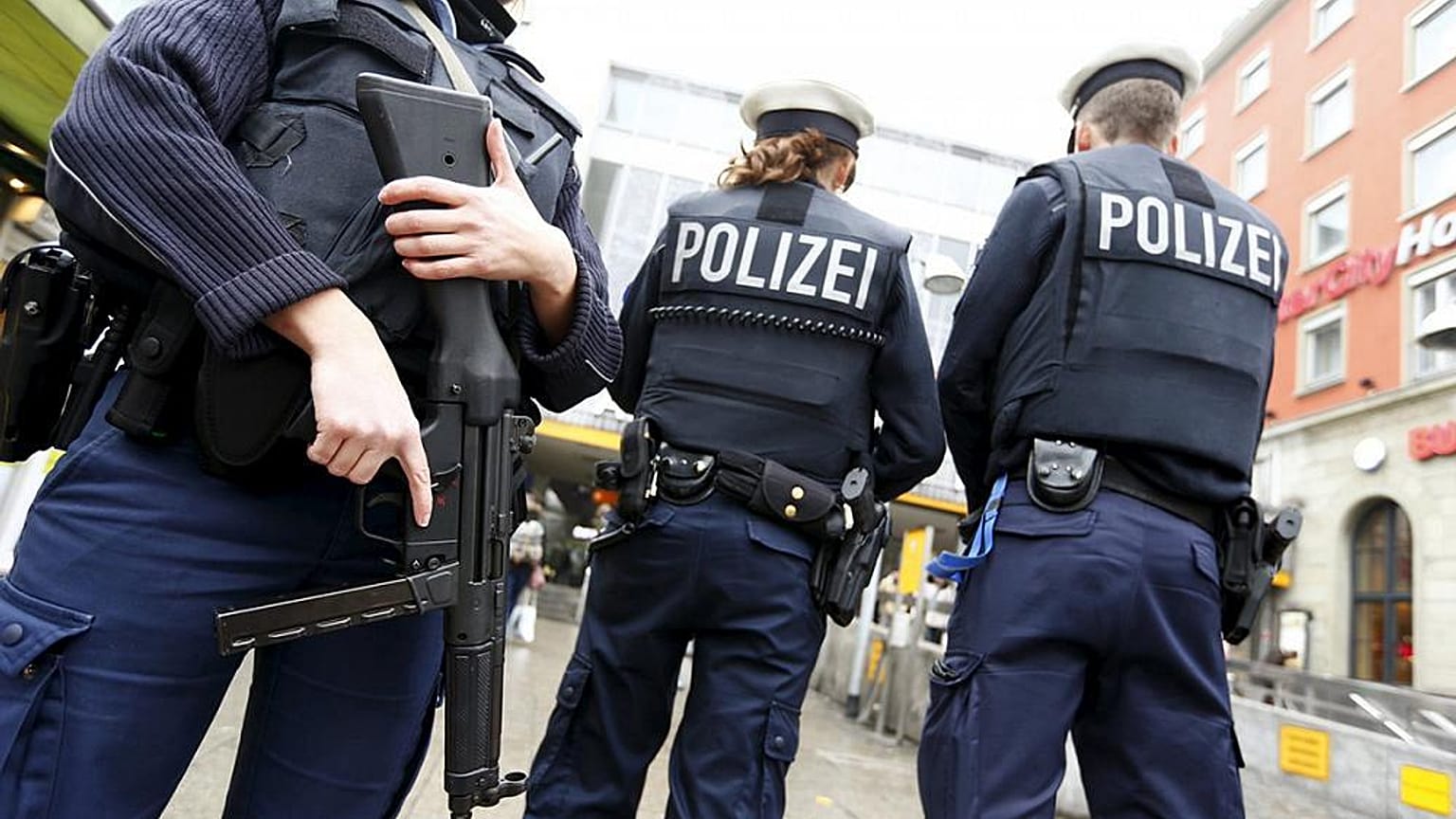 Rechtsextreme Droh-Serie gegen Gerichte und Rathäuser: Die Polizei hat einen Verdächtigen