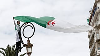 Nach Bouteflika-Rücktritt: „Die müssen alle weg“