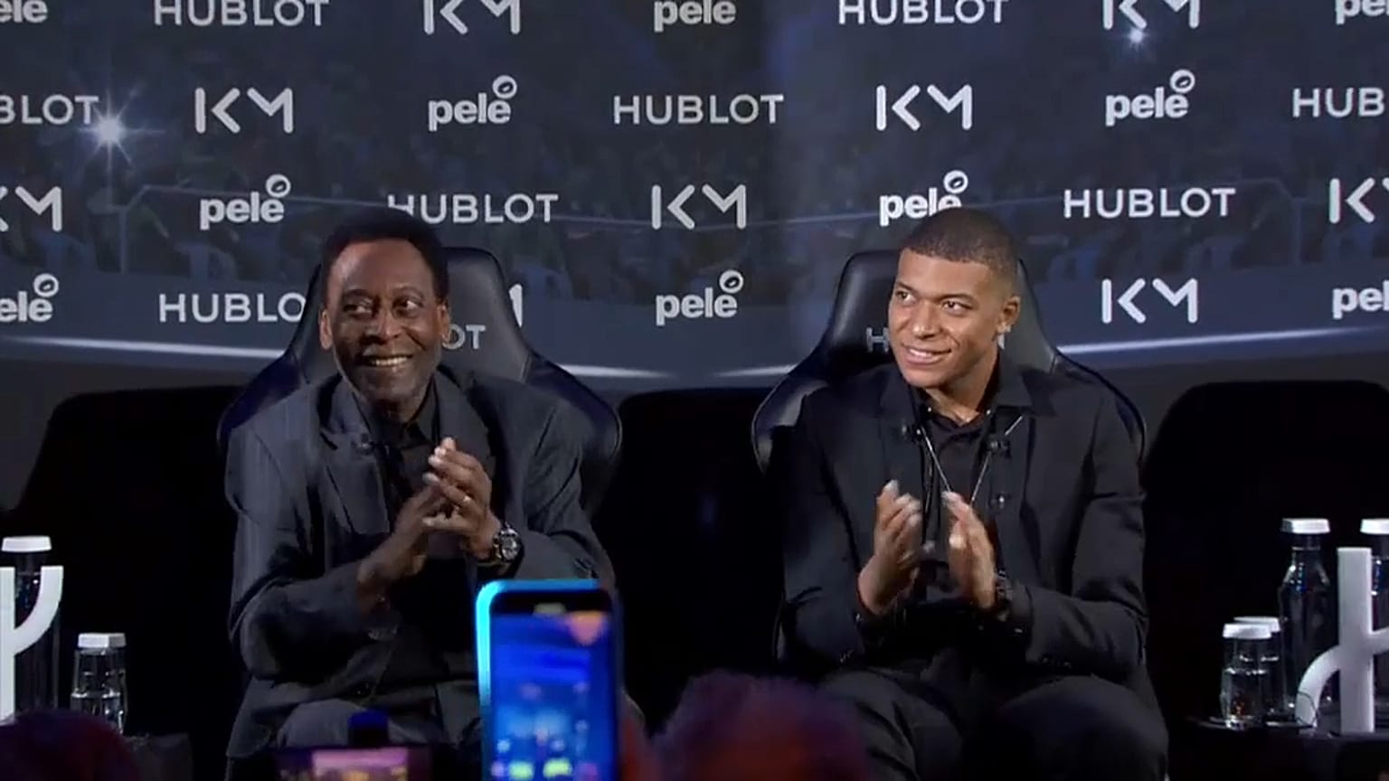 Pele'den hayranlarına mesaj: Sağlık durumum iyi tekrar top oynayacağım