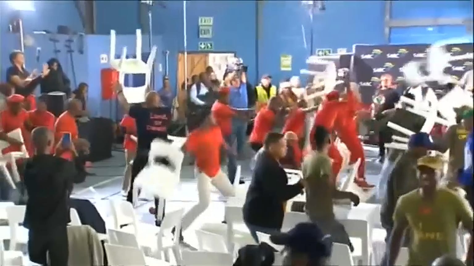 معركة بالكراسي في جنوب افريقيا