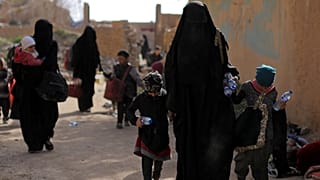 Ausreise über Türkei: IS-Anhängerin mit 3 Kindern zurück in Deutschland