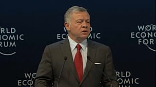 الملك عبد الله الثاني خلال إلقائه كلمة الافتتاح