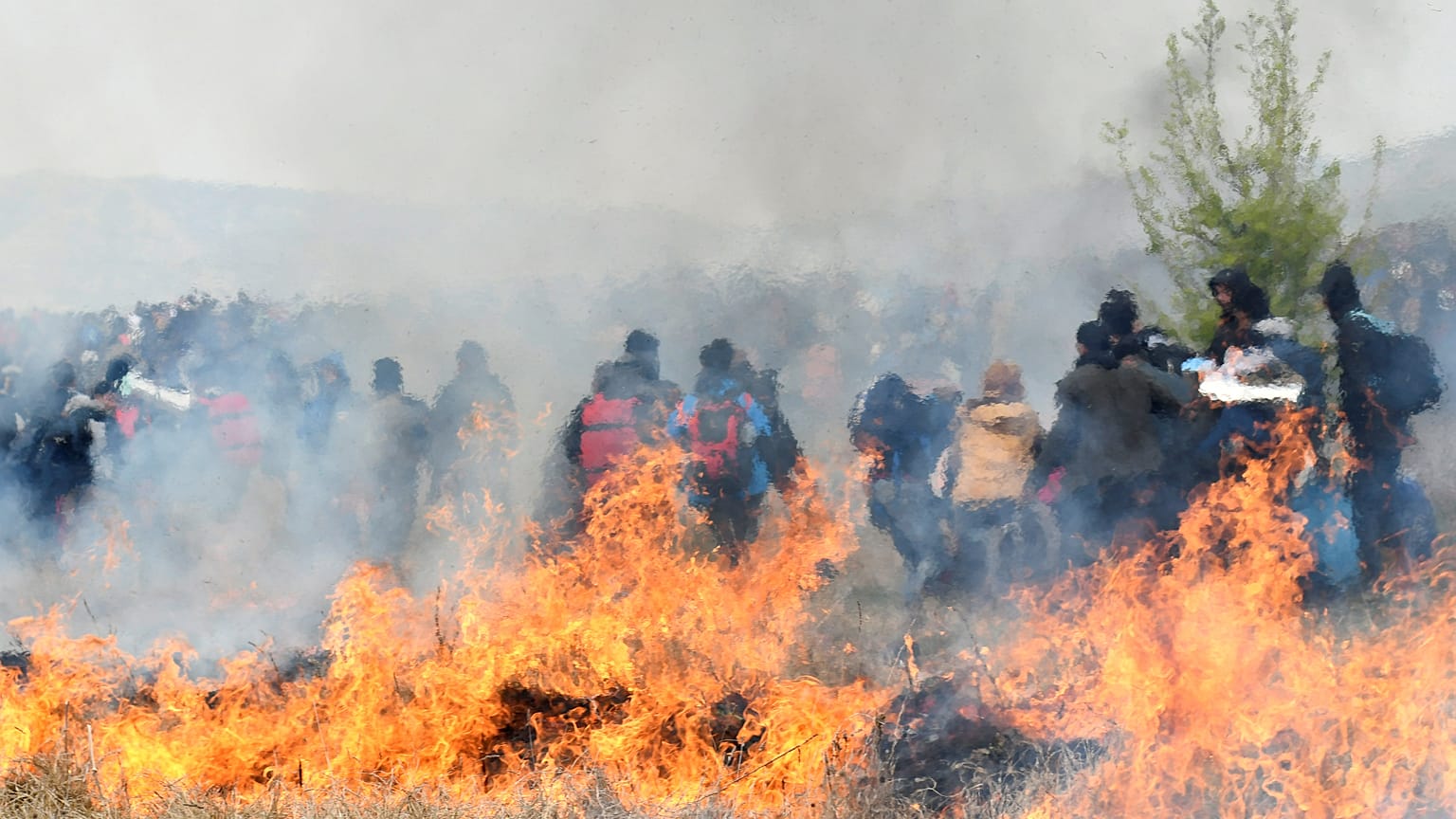 Νέα επεισόδια στα Διαβατά με πρόσφυγες και ΜΑΤ (vid)