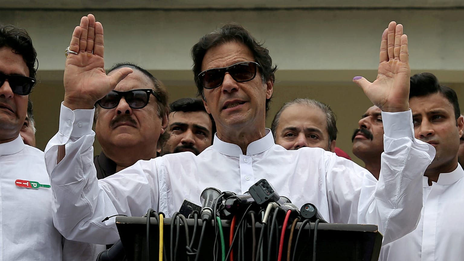 عمران خان: هند «هیستری» جنگ دارد