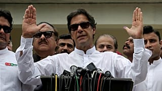 عمران خان: هند «هیستری» جنگ دارد