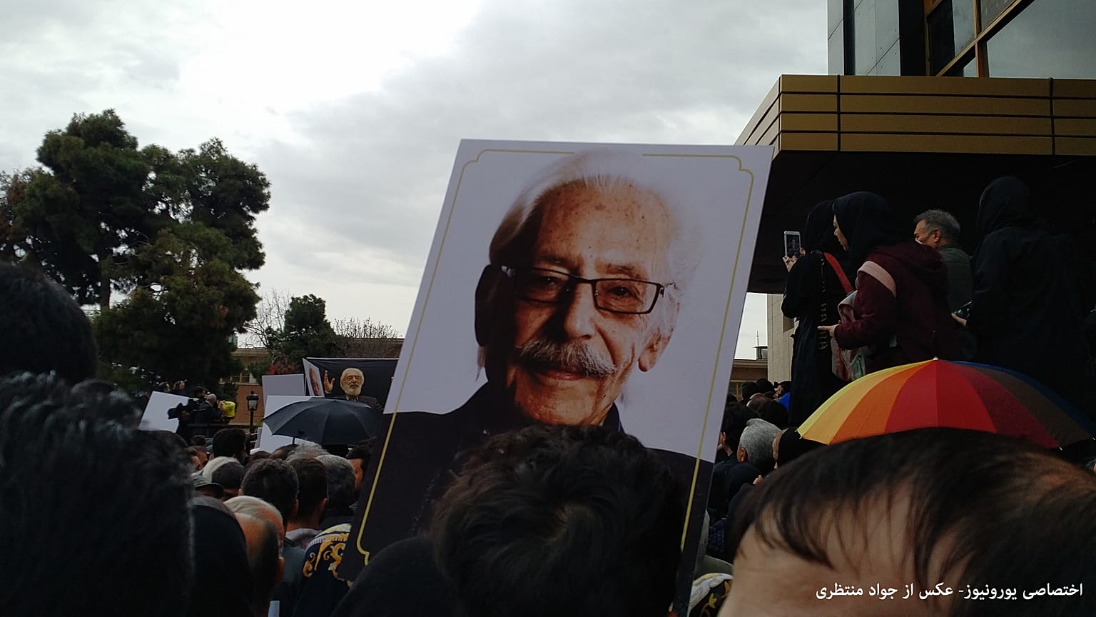 تالار وحدت؛ مراسم وداع با جمشید مشایخی