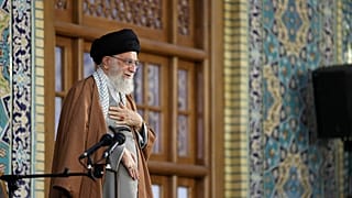 Hamaney'den Irak'a çağrı: Amerikan askerlerini bir an önce ülkenizden çıkarın