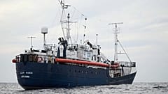 Sbarrati i porti italiani:  la Alan Kurdi va a Malta