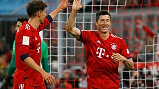 Lewandowski festeggia il gol del 5-0. 