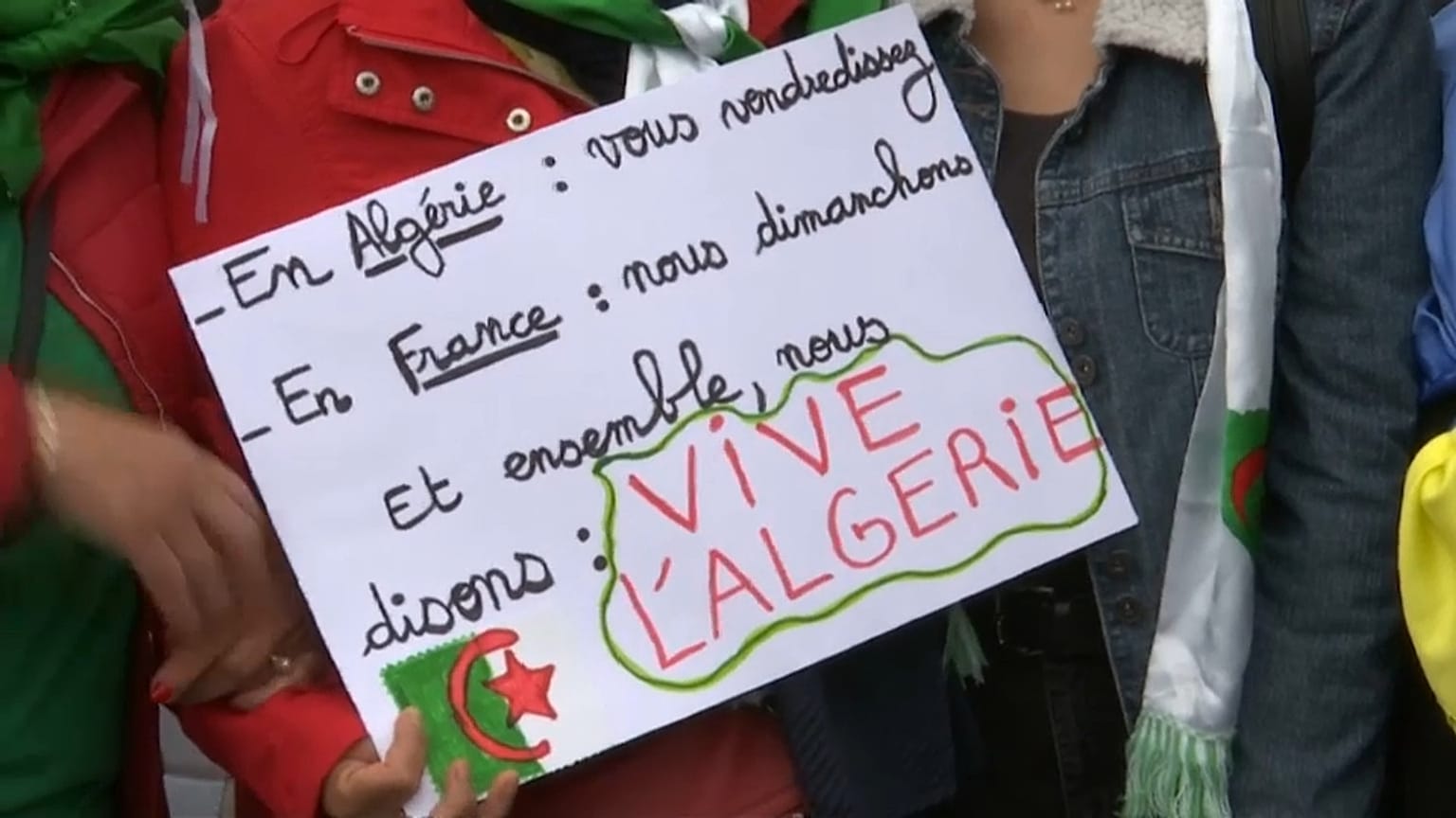 Algérie : dans les rues de Paris "contre le système"