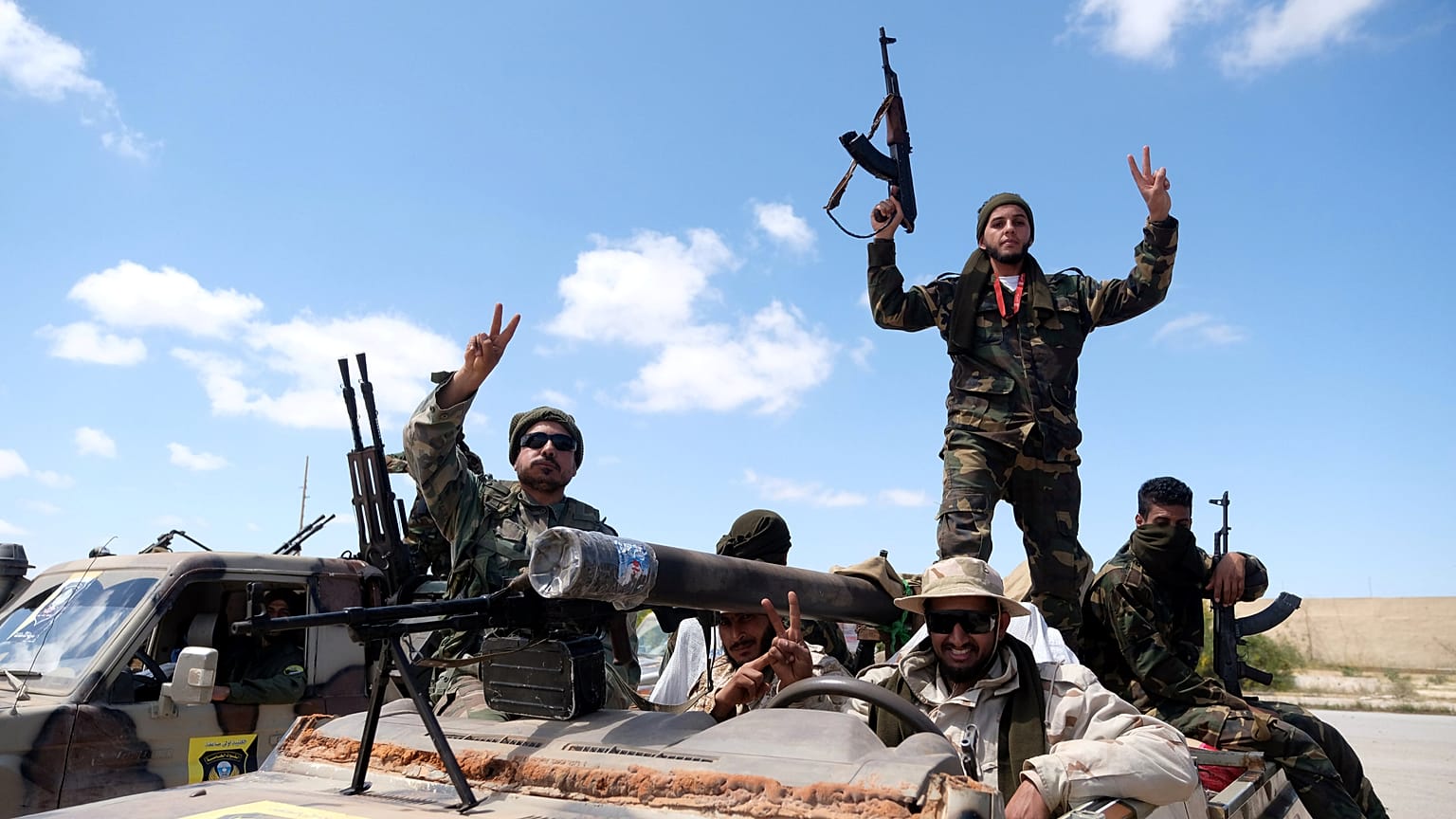 Oil prices, Libyan tensions and everyday petrol. How is the EU affected?