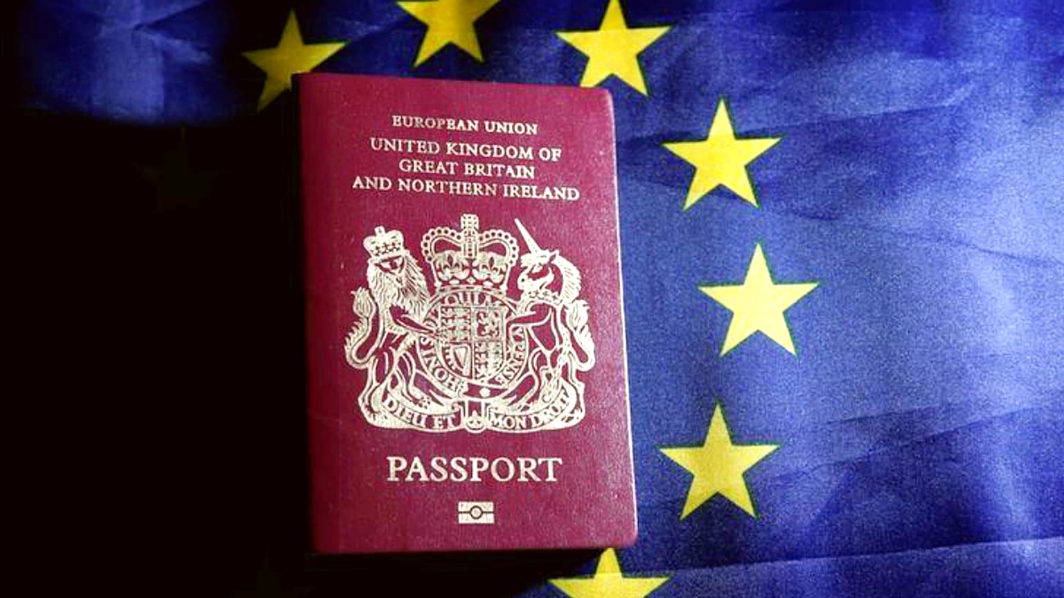 Brexit bitmeden İngiltere pasaportlarından AB ibaresi kaldırıldı