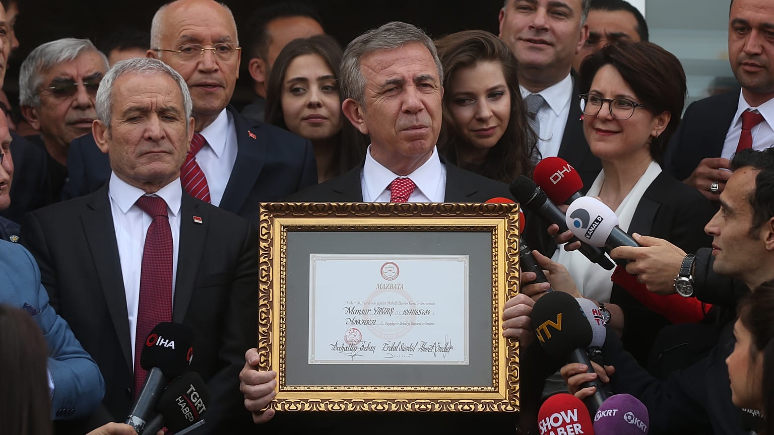 Mansur Yavaş mazbatayı aldı