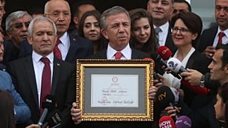 Mansur Yavaş mazbatayı aldı