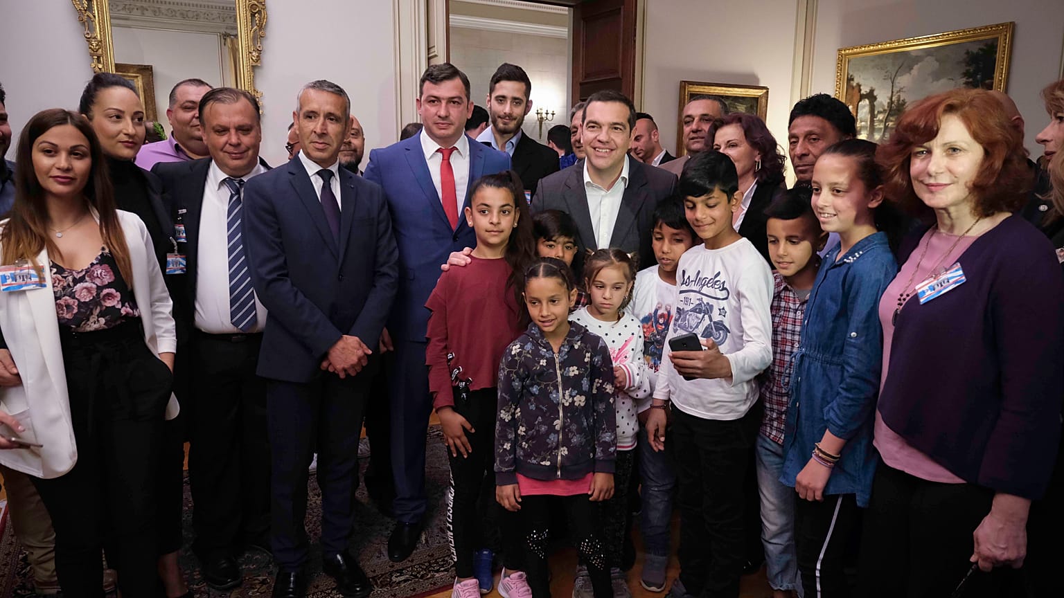 Συνάντηση Τσίπρα με εκπροσώπους Ρομά στο Μαξίμου