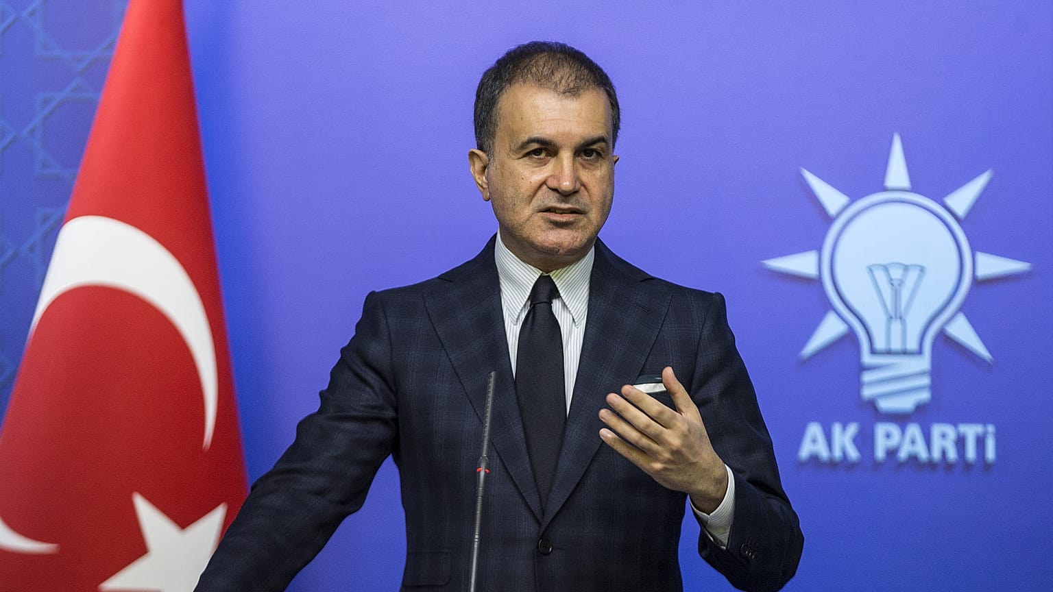 Çelik: İmamoğlu medyayı tehdit etti, özür dilesin