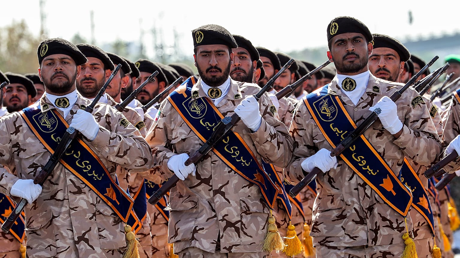 از #من_سپاهی_ام تا #سپاه_تروریست؛ واکنش فضای مجازی به تصمیم اخیر ترامپ