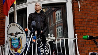 Ex-Ecuador president warns Assange faces immediate arrest