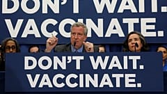 El alcalde de Nueva York, Bill de Blasio, se dirige a los neoyorquinos