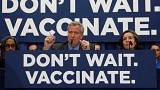 El alcalde de Nueva York, Bill de Blasio, se dirige a los neoyorquinos