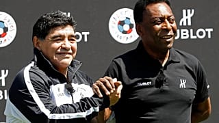 Maradona a Pelè: "Auguri di pronta guarigione"